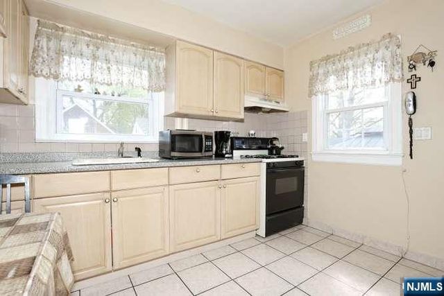 218 Hickory Avenue, Bergenfield, NJ 07621