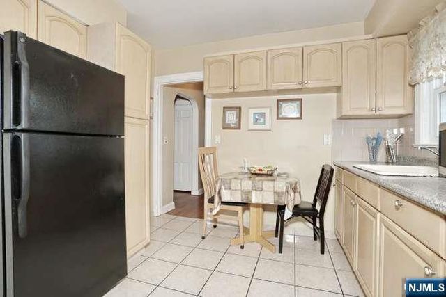 218 Hickory Avenue, Bergenfield, NJ 07621