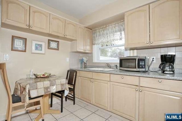 218 Hickory Avenue, Bergenfield, NJ 07621