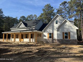 90 S Glenwood Trail, Southern Pines, NC 28387