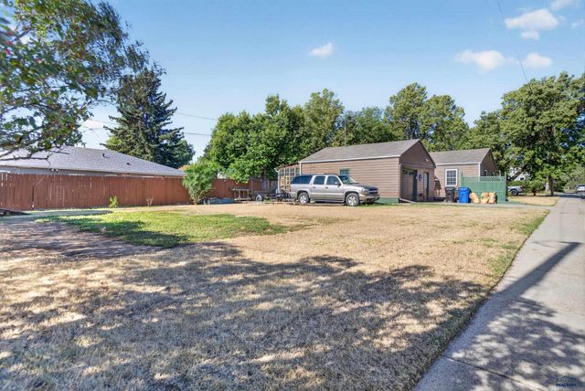 818 ROUBAIX DR, Rapid City, SD 57702