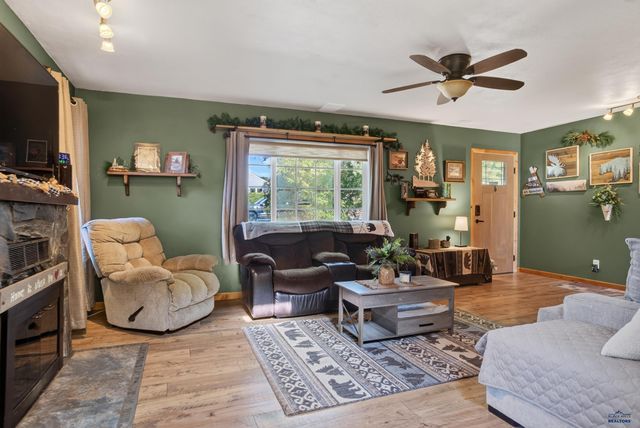 818 ROUBAIX DR, Rapid City, SD 57702