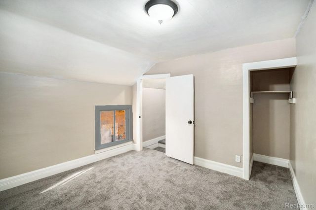 407 E Elizabeth Street, Fenton, MI 48430