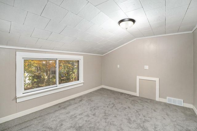 407 E Elizabeth Street, Fenton, MI 48430