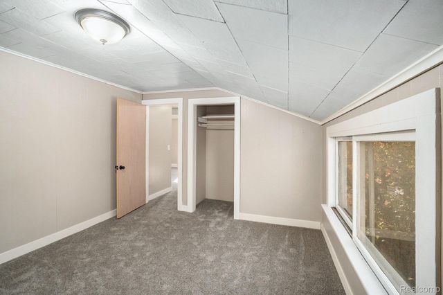 407 E Elizabeth Street, Fenton, MI 48430