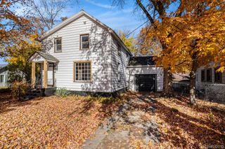407 E Elizabeth Street, Fenton, MI 48430