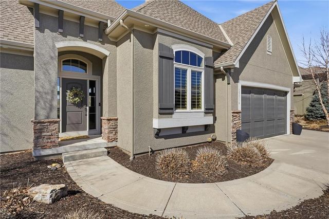 15516 Stearns Street, Overland Park, KS 66221