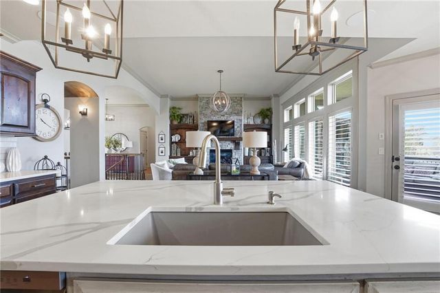 15516 Stearns Street, Overland Park, KS 66221