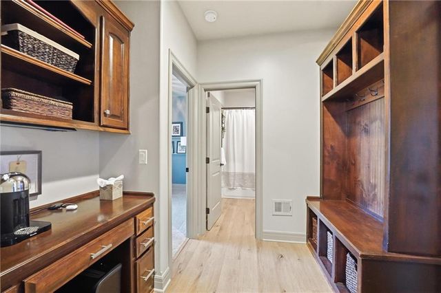 15516 Stearns Street, Overland Park, KS 66221