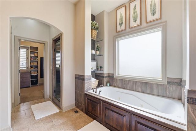 15516 Stearns Street, Overland Park, KS 66221