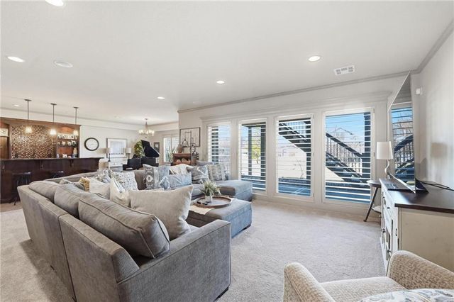 15516 Stearns Street, Overland Park, KS 66221