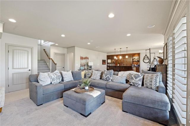 15516 Stearns Street, Overland Park, KS 66221