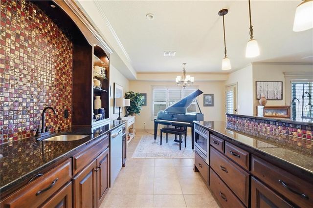 15516 Stearns Street, Overland Park, KS 66221