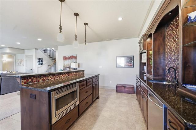 15516 Stearns Street, Overland Park, KS 66221