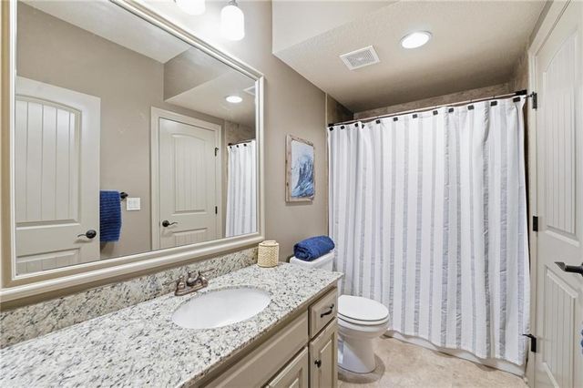 15516 Stearns Street, Overland Park, KS 66221