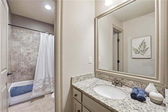 15516 Stearns Street, Overland Park, KS 66221