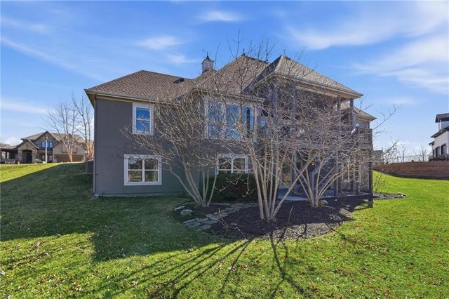 15516 Stearns Street, Overland Park, KS 66221