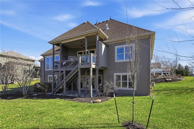 15516 Stearns Street, Overland Park, KS 66221