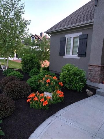 15516 Stearns Street, Overland Park, KS 66221