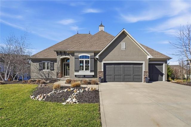 15516 Stearns Street, Overland Park, KS 66221