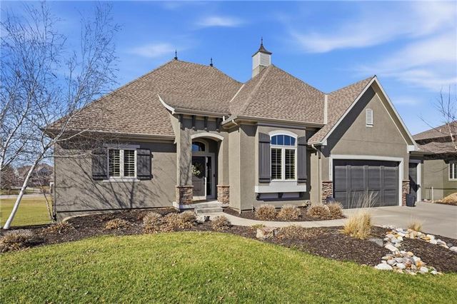 15516 Stearns Street, Overland Park, KS 66221