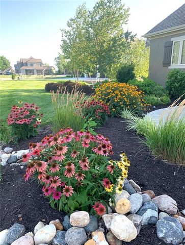 15516 Stearns Street, Overland Park, KS 66221