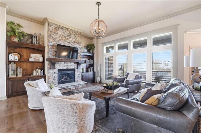 15516 Stearns Street, Overland Park, KS 66221