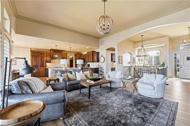 15516 Stearns Street, Overland Park, KS 66221