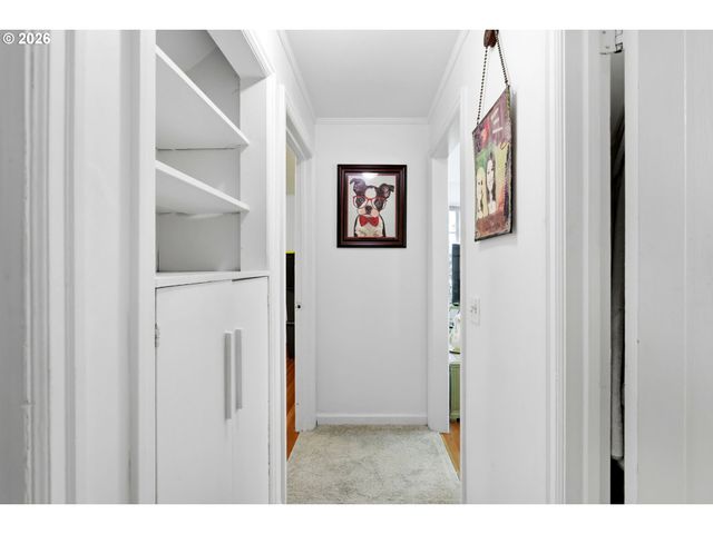 2320 Sw DOLPH Ct, Portland, OR 97219