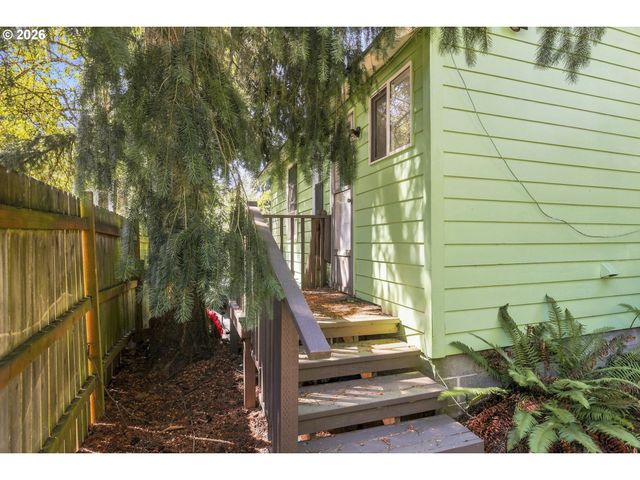 2320 Sw DOLPH Ct, Portland, OR 97219