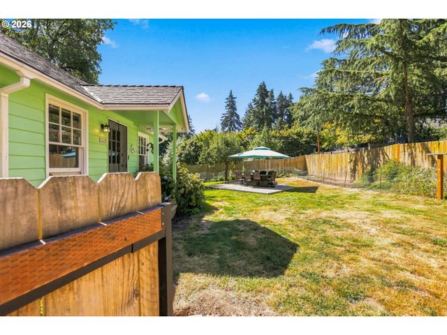 2320 Sw DOLPH Ct, Portland, OR 97219