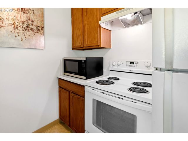 2320 Sw DOLPH Ct, Portland, OR 97219