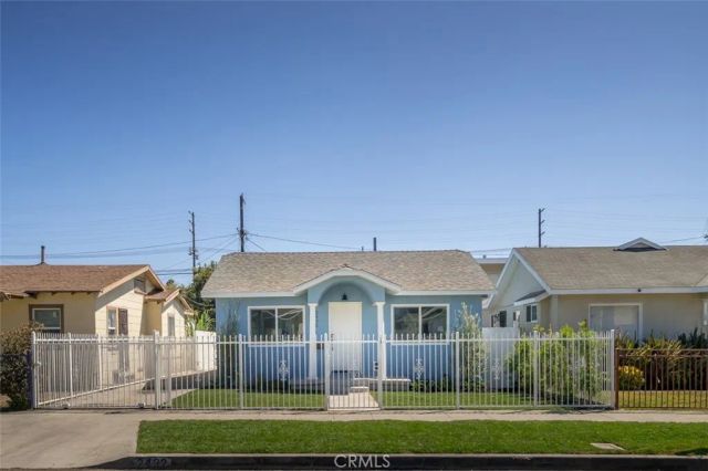 2432 Exposition Place, Los Angeles, CA 90018