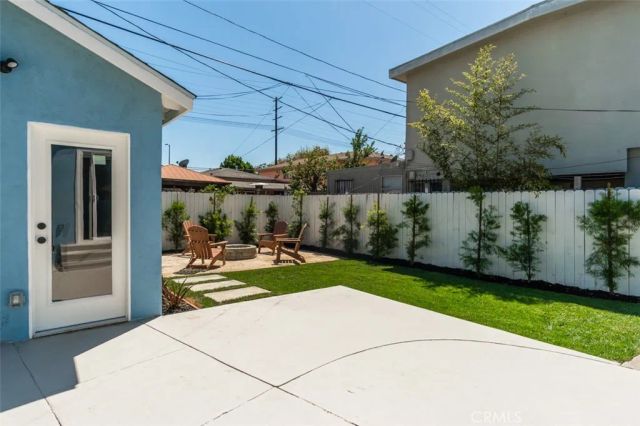 2432 Exposition Place, Los Angeles, CA 90018