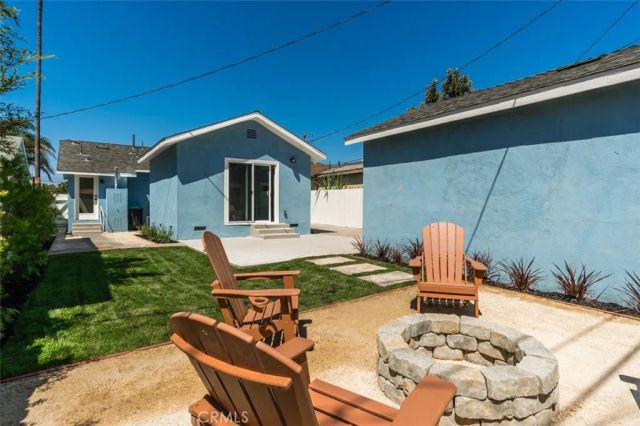2432 Exposition Place, Los Angeles, CA 90018
