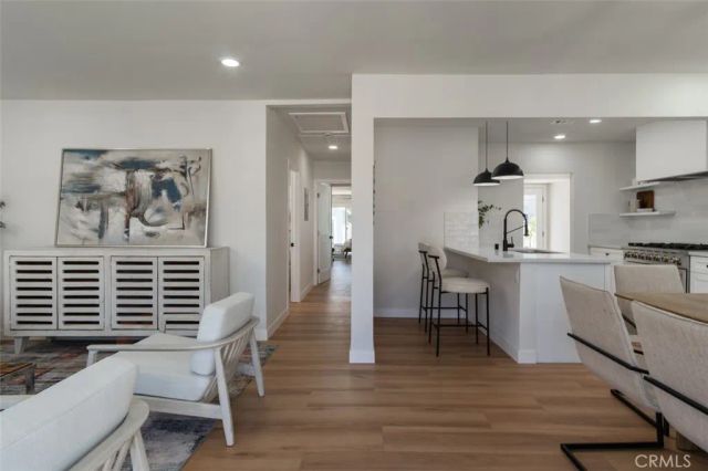 2432 Exposition Place, Los Angeles, CA 90018