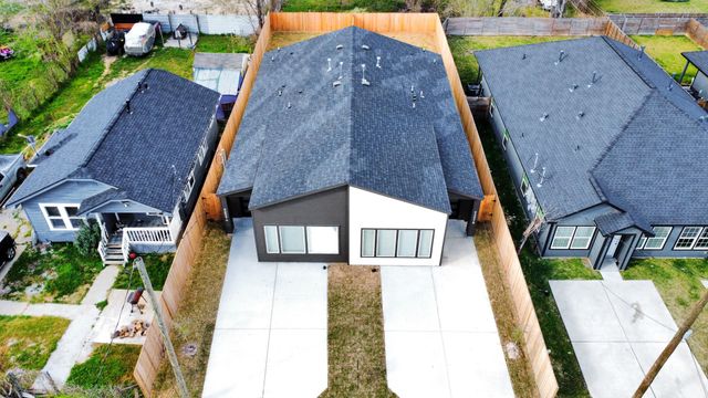 9309 Caddo Street B, Houston, TX 77078