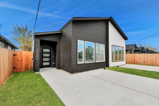 9309 Caddo Street B, Houston, TX 77078
