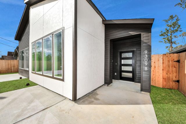 9309 Caddo Street B, Houston, TX 77078