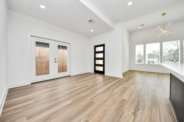 9309 Caddo Street B, Houston, TX 77078