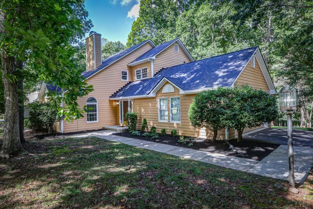 1016 Running Cedar Circle, Forest, VA 24551