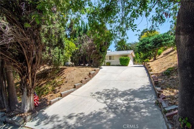 5614 Oso Avenue, Woodland Hills, CA 91367