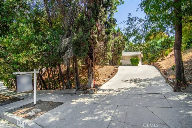 5614 Oso Avenue, Woodland Hills, CA 91367