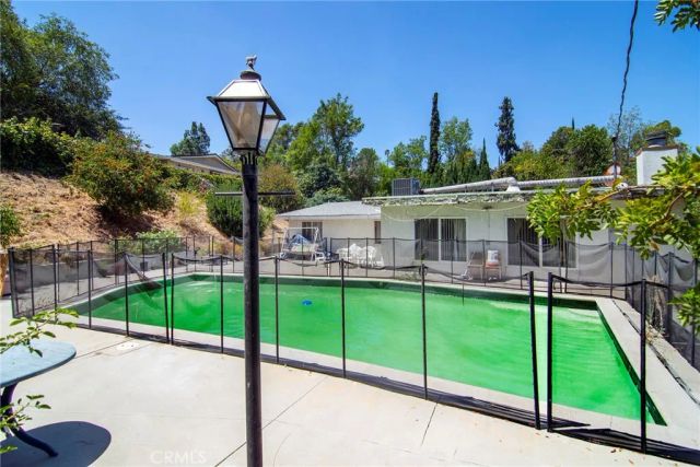 5614 Oso Avenue, Woodland Hills, CA 91367