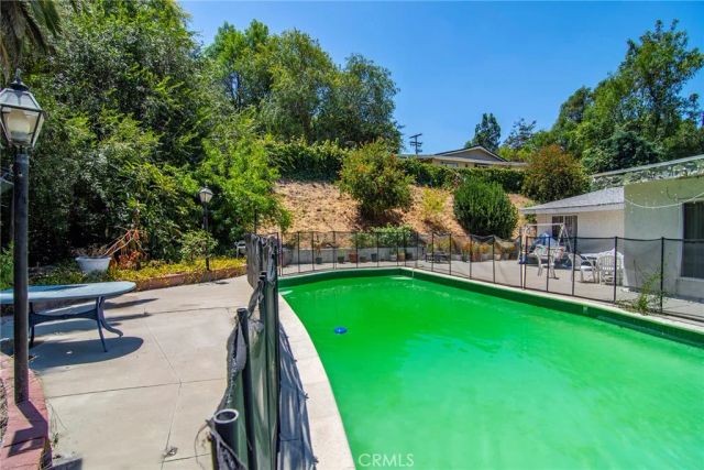 5614 Oso Avenue, Woodland Hills, CA 91367