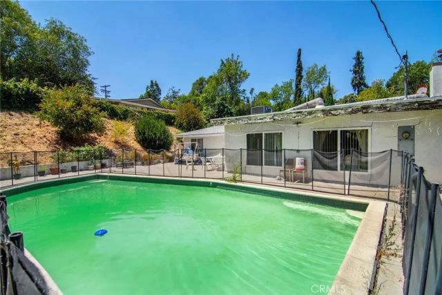 5614 Oso Avenue, Woodland Hills, CA 91367