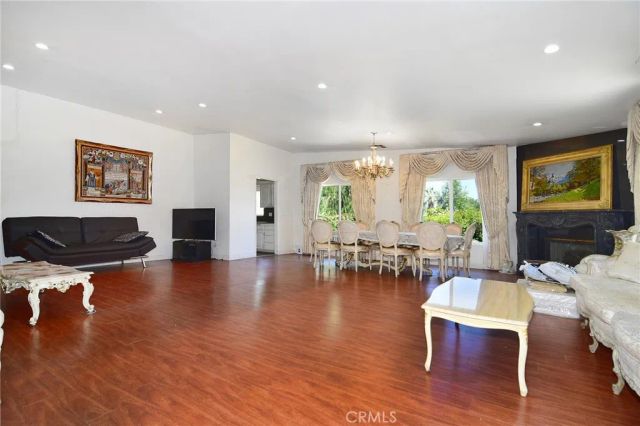 5614 Oso Avenue, Woodland Hills, CA 91367