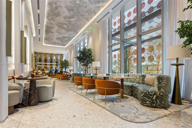 77 SE 5th St 1808, Miami, FL 33131