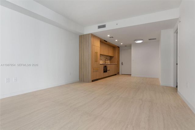 77 SE 5th St 1808, Miami, FL 33131