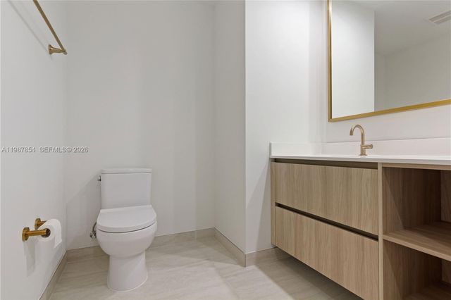 77 SE 5th St 1808, Miami, FL 33131